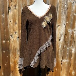 Vintage Boho Grungefairycore Brown V-Neck Ruffled Tunic with Lace Trim